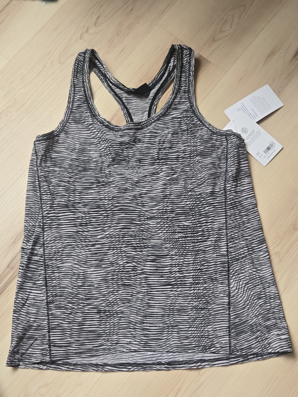 NWT Athleta Ultimate Scoop Tank, Black/Grey, Size Small